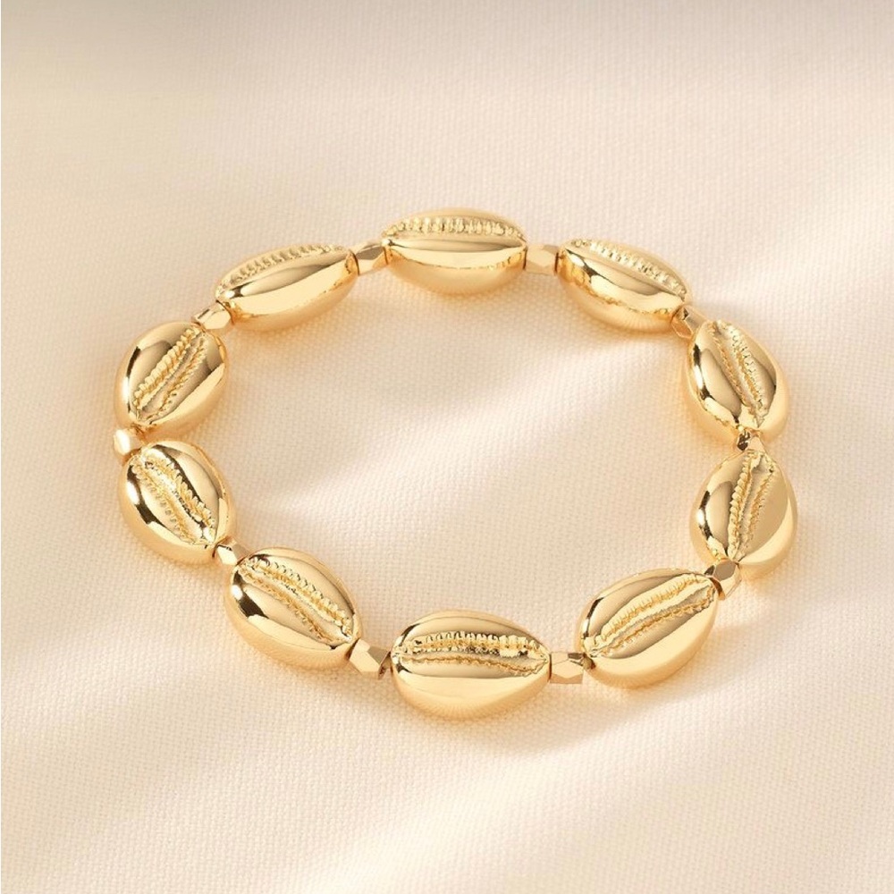 Shell Shock stretch bracelet